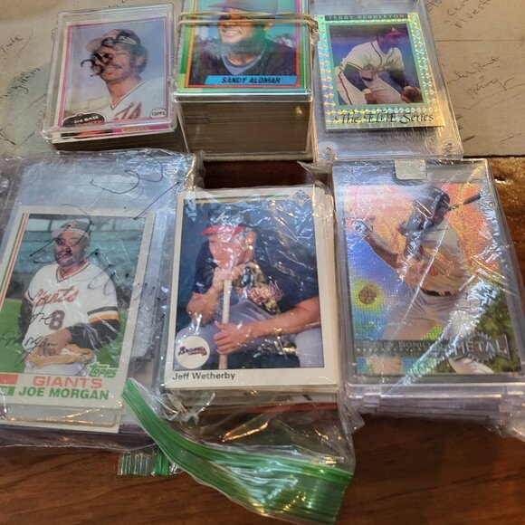 276PCS OF BASEBALL TRADING CARDS WITH VARIOUS TEAMS , PLAYERS AND YEAR MADE . - Picture 1 of 2
